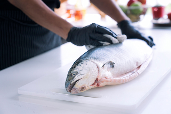 スーパーの鮮魚加工がきつい理由4選
