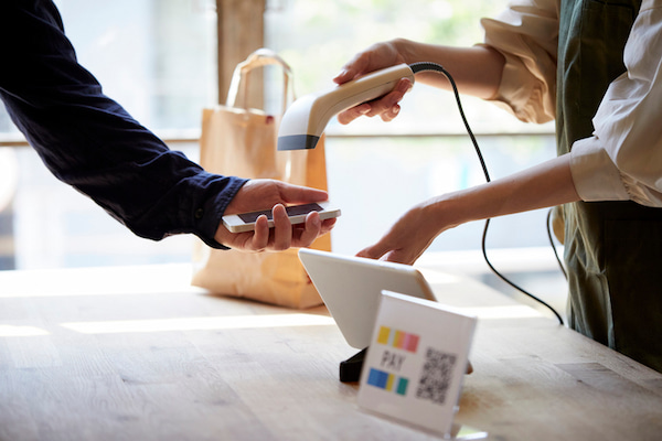 レジスタッフの年収は？5つのメリット・デメリットと向いている人の特徴も解説